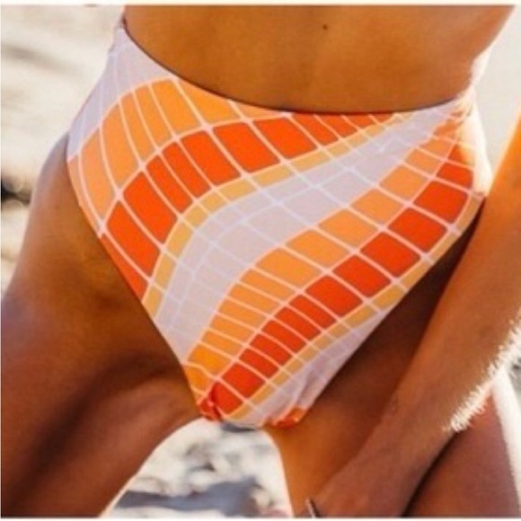 Skatie Ellis Bikini Top & Monroe Swimsuit Bottoms Set in San Clemente Medium - Picture 2 of 10